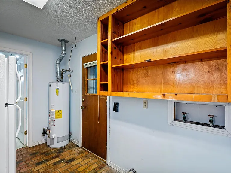 7300 Cypress Ave — Photo 18