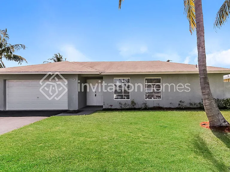 1154 SW 27th Ave — Photo 1