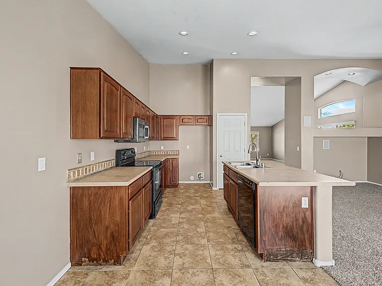 15652 W Durango St — Photo 15