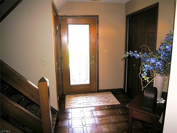 4th image of 296 Chestnut Ct