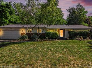 7235 Ward Eagle Dr, West Bloomfield, MI 48322