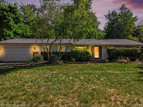 7235 Ward Eagle Dr, West Bloomfield, MI 48322