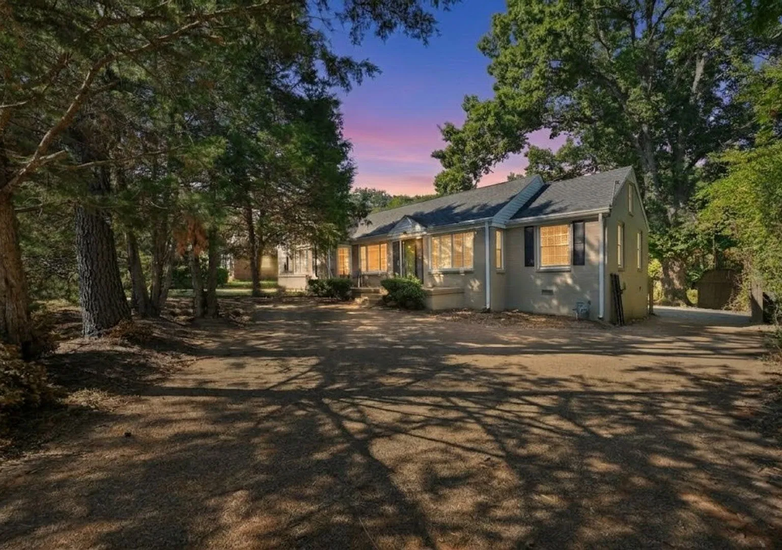 Charming Updated Ranch Home Near Target, Sylvan Park & I-40! — Photo 1