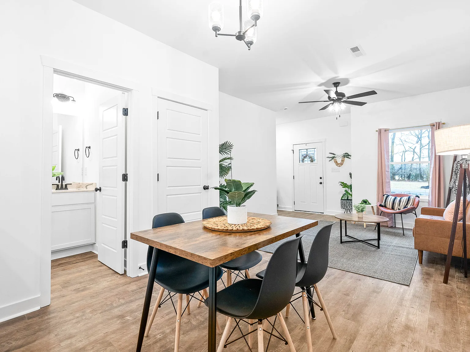 2 bed, 2.5 bath, 1100 sqft, $1,295 — Photo 1