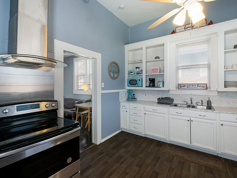 226 S Hackberry St — Photo 14