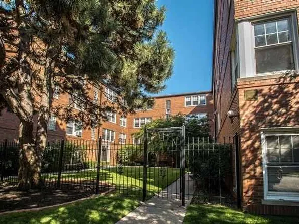 2420 W Farragut Ave, Chicago, IL 60625