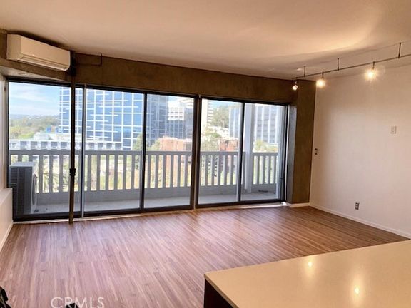 5th image of 999 N Doheny Dr APT 912