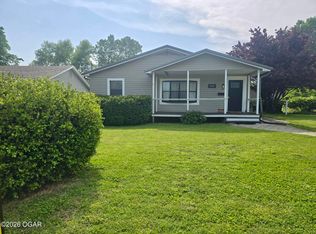 943 S Landrum St, Mount Vernon, MO 65712