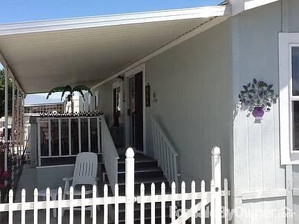 2nd image of 332 N Lyon Ave Space 79