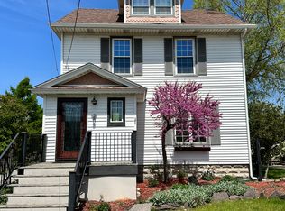 205 E Savidge St, Spring Lake, MI 49456
