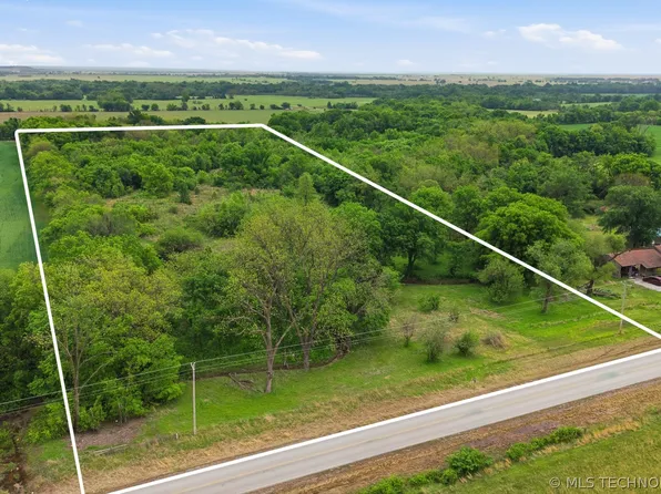 220 South Rd, Wagoner, OK 74467