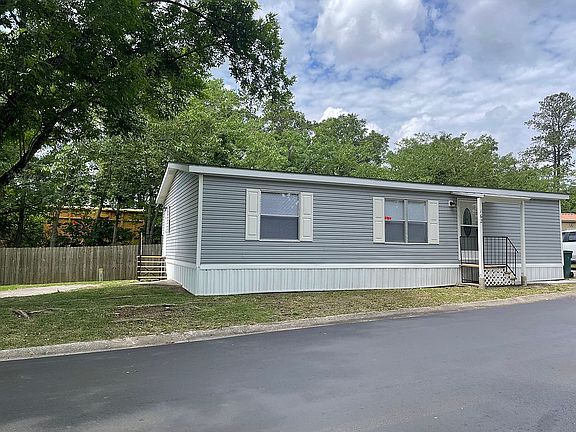3rd image of 2580 SE 1st Ave