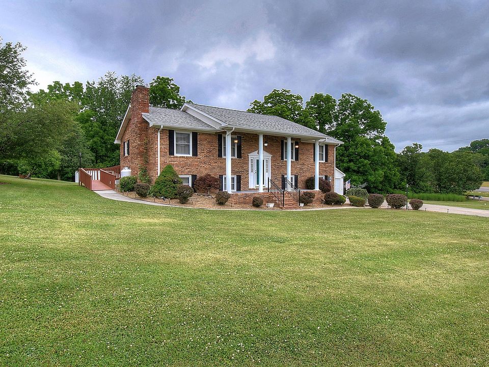 1st image of 272 Clover Bottom Dr