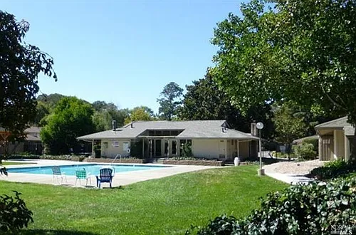 170 Roundtree Blvd Photo 1