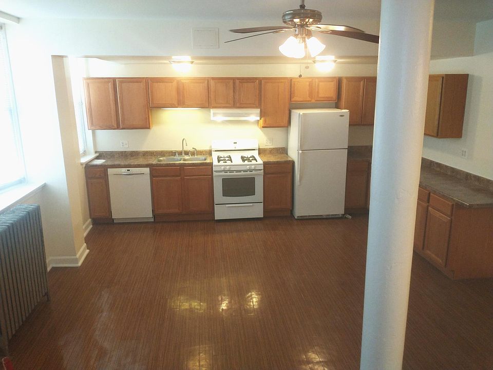 1st image of 1528 W Pratt Blvd #1530