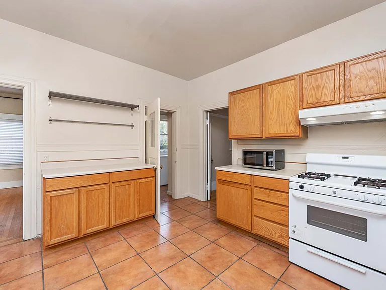 1913B Berkeley Way — Photo 17