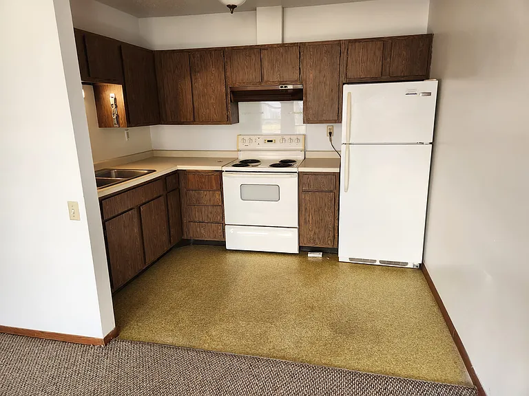 206 W Center St #3 — Photo 4