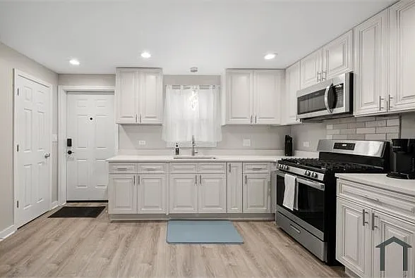 7007 S East End Ave #B — Photo 4