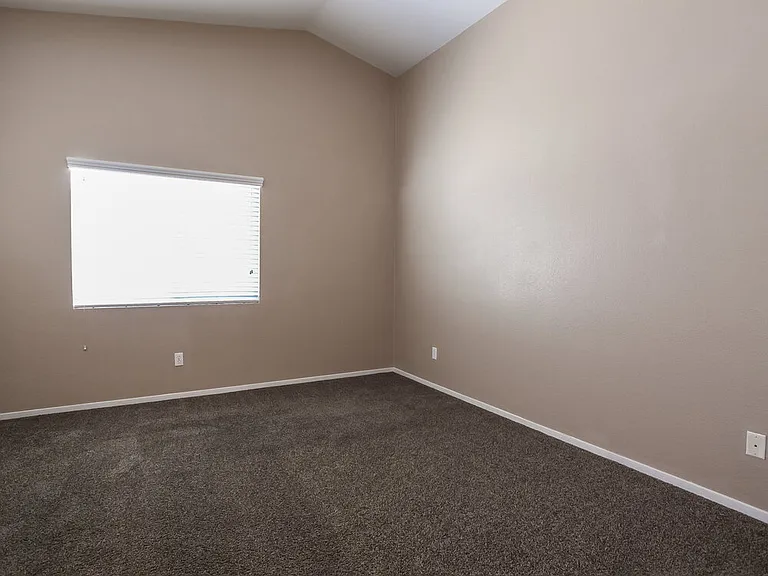 5516 Cloudy Glen St — Photo 12