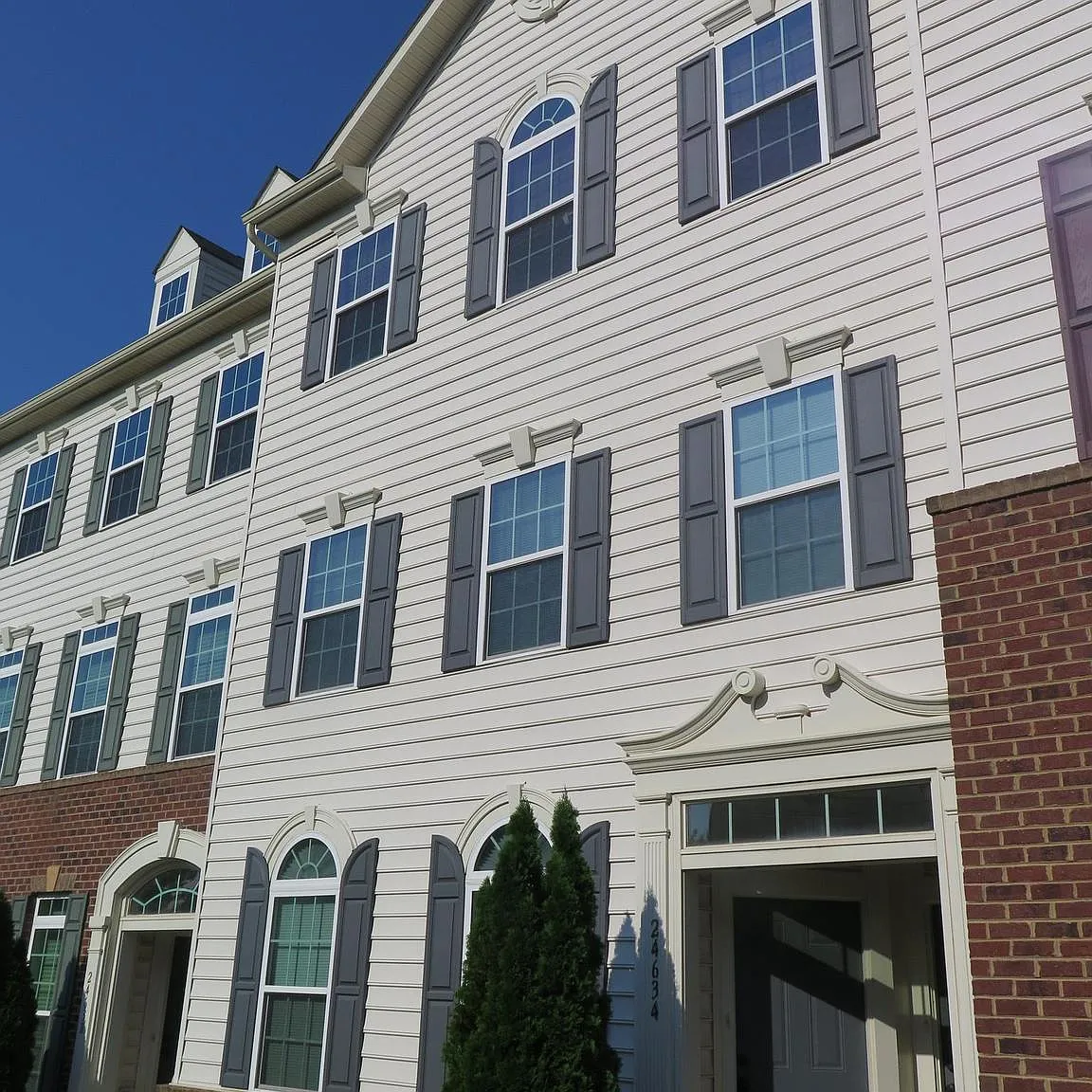 Arcola Town Center Condo — Photo 2
