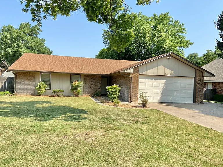 2056 Buggy Whip Ln — Photo 1