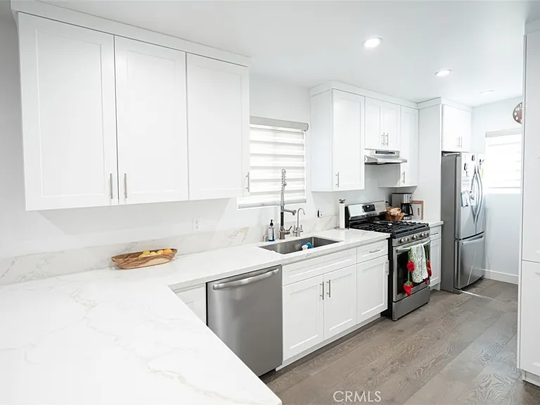 2848 N Frederic St — Photo 15