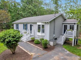 13 Dean Rd, York, ME 03909