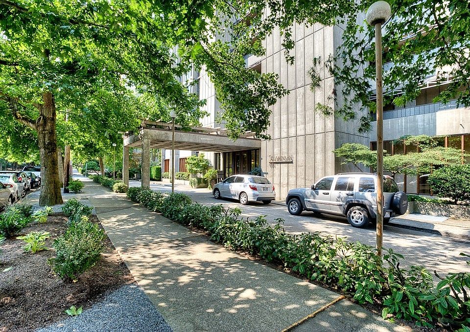 1st image of 601 Belmont Ave E #2D