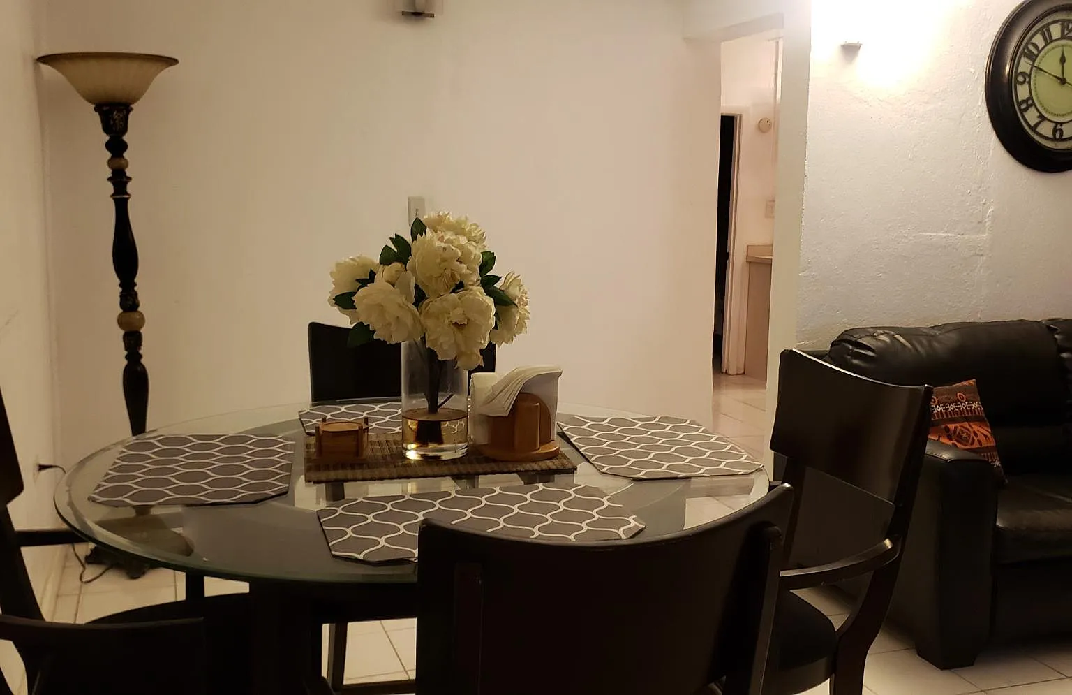 111 Annas Fancy — Photo 1