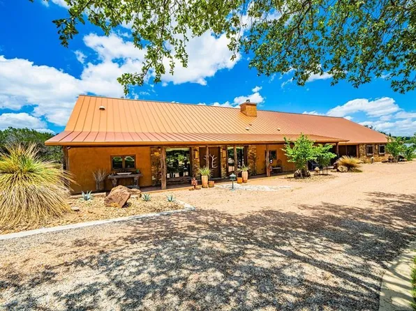 131 Elm Valley Ct, Ingram, TX 78025