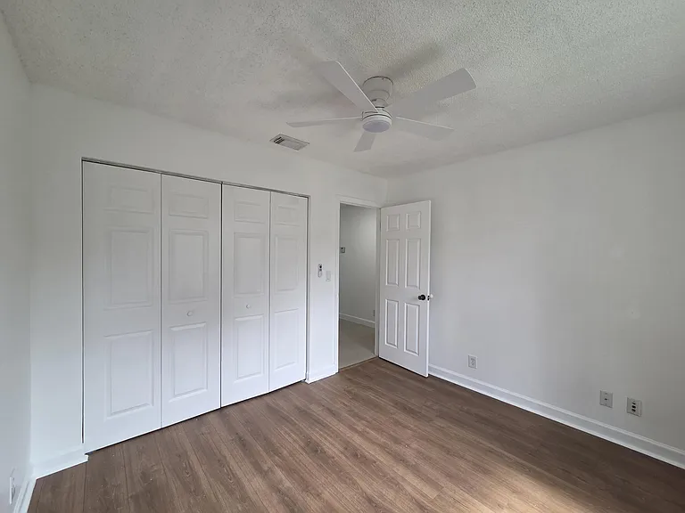 533 NW 47th Ave — Photo 16