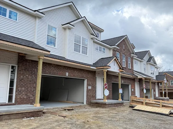 5 Grandview Cir #70, White Lake, MI 48386