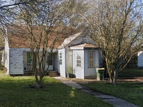 110 E Angeline St, Groesbeck, TX 76642