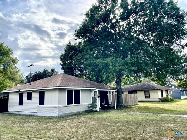 811 E Rosebud Ave, Victoria, TX 77901