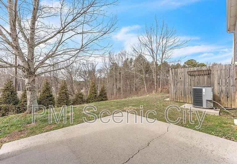 3721 Keri Ln NE — Photo 13