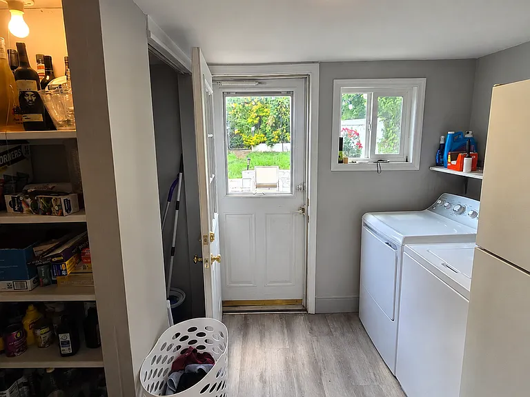 4718 Silverwood St — Photo 11