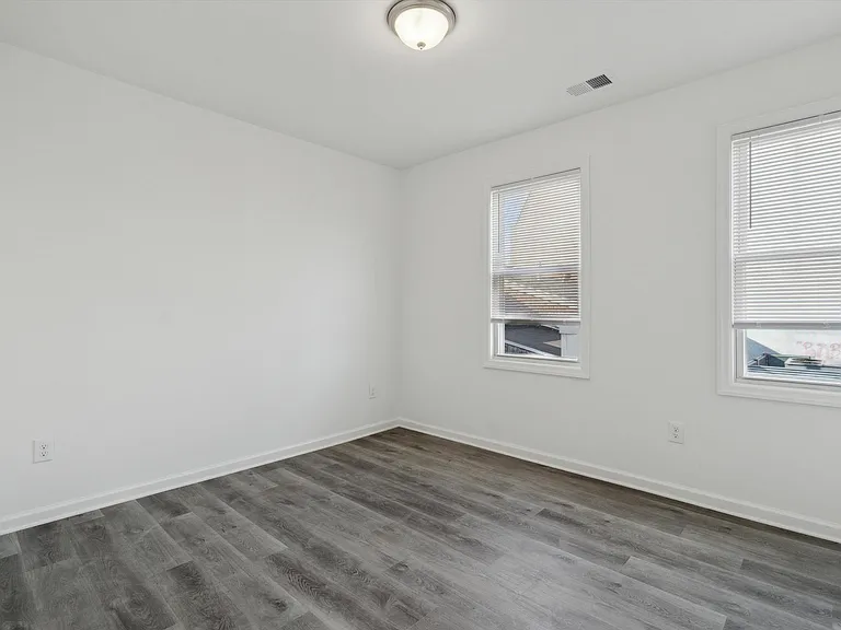 146 Nassau St #33 — Photo 11