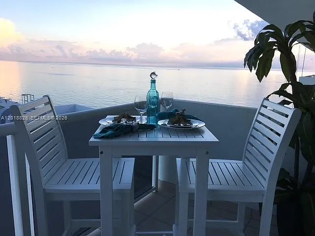3725 Ocean Dr #Penthouse 03 — Photo 9