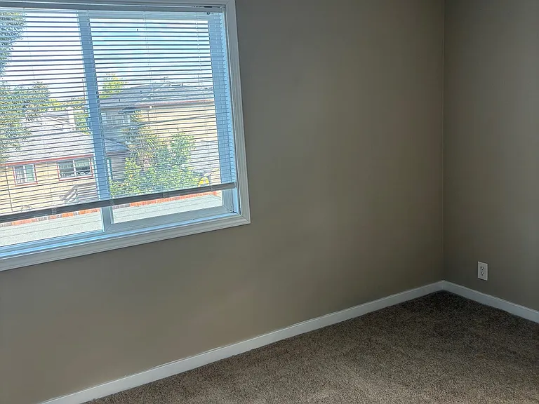 1411 E 3rd Ave #6 — Photo 10