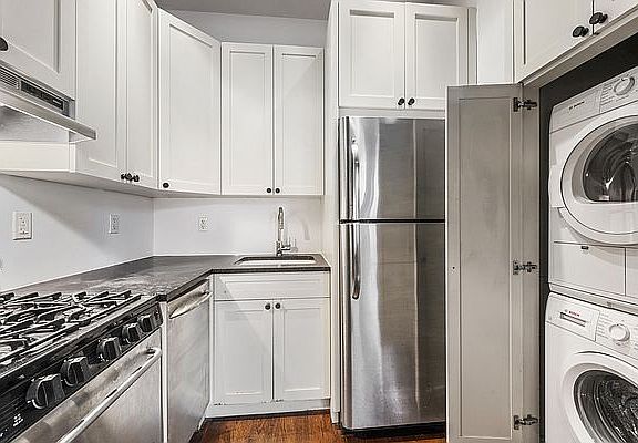5th image of 10 5th Ave #43