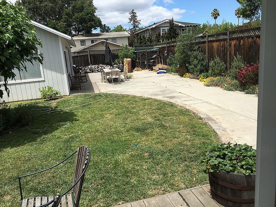 2nd image of 468 Pettis Ave