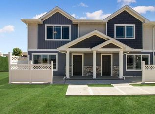 6163 Bristol Ln, Johnston, IA 50131