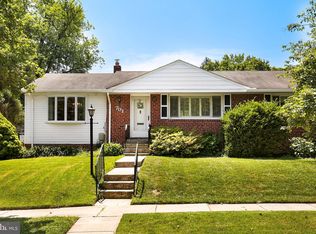 701 Robert Rd, Rockville, MD 20850