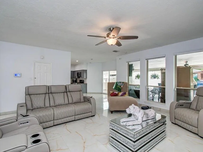 7826 Granite Ridge Ln — Photo 22