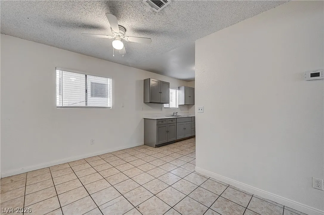 2 bed, 2.0 bath, 3900 sqft, $1,250 — Photo 4
