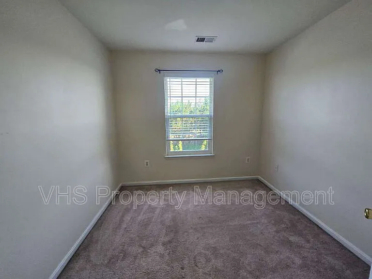 6186 Library Ln — Photo 33