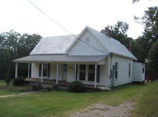 384 N Main St, Mooresville, NC 28115