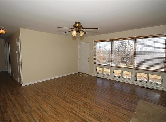 3rd image of 1405 Laverne Dr
