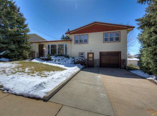 2203 Arrow St, Rapid City, SD 57702