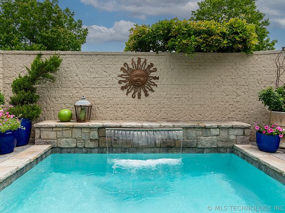 3rd image of 5810 W Orlando Cir
